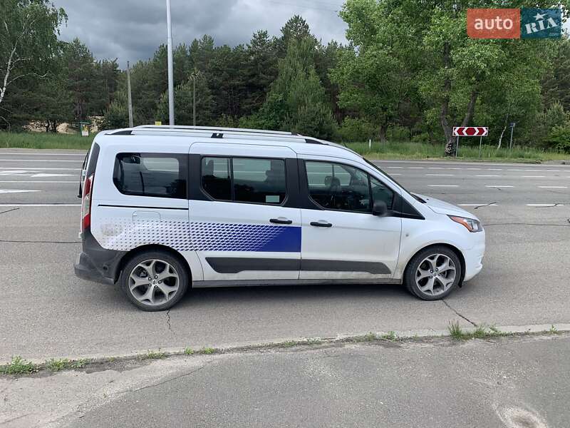 Минивэн Ford Tourneo Connect 2018 в Киеве