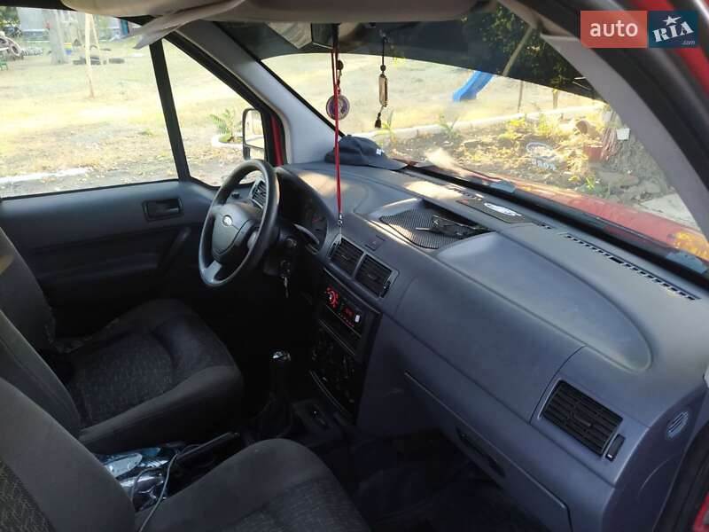 Минивэн Ford Tourneo Connect 2006 в Валках