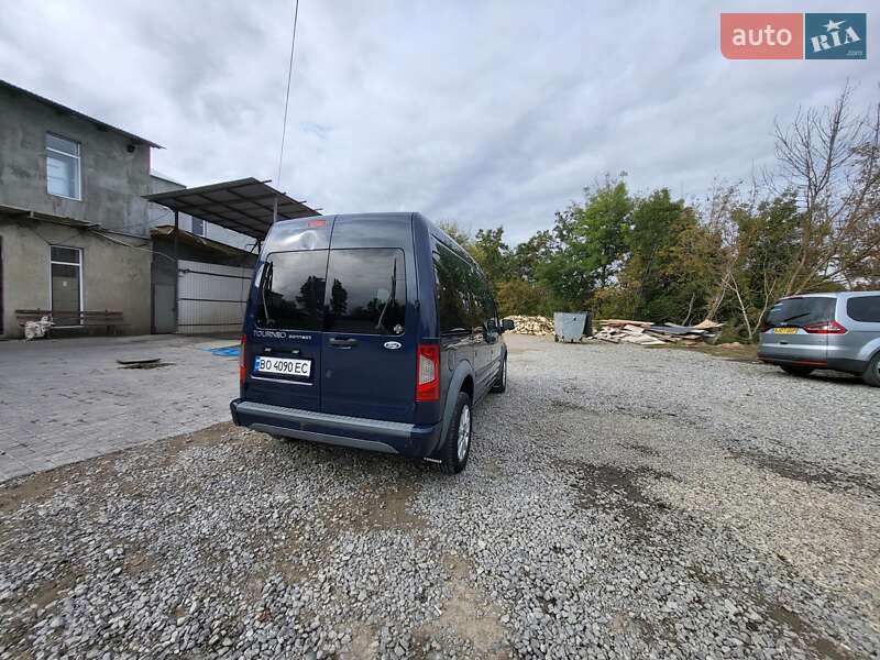 Минивэн Ford Tourneo Connect 2010 в Залещиках
