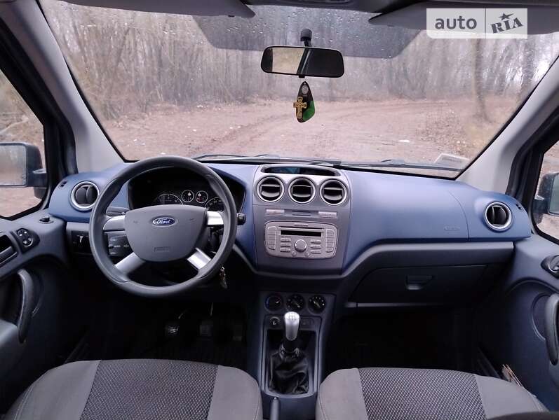 Минивэн Ford Tourneo Connect 2013 в Козельце