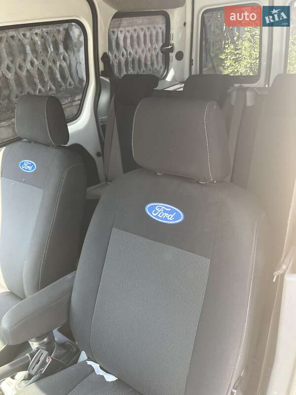 Мінівен Ford Tourneo Connect 2012 в Миколаєві