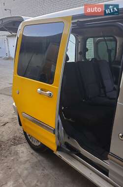 Минивэн Ford Tourneo Connect 2003 в 