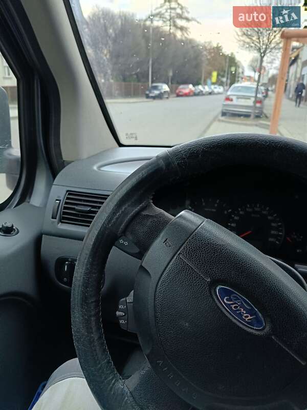 Минивэн Ford Tourneo Connect 2008 в Городенке