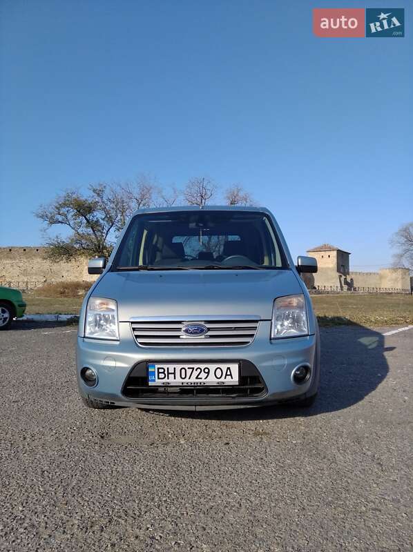Минивэн Ford Tourneo Connect 2010 в 