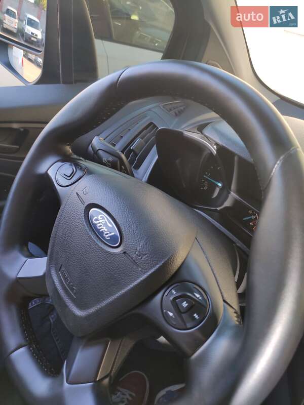 Минивэн Ford Tourneo Connect 2016 в Ровно