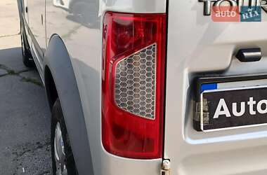 Минивэн Ford Tourneo Connect 2012 в 