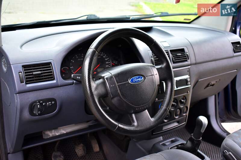 Минивэн Ford Tourneo Connect 2007 в Киеве