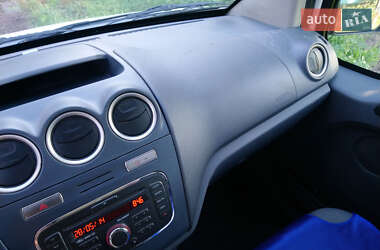 Минивэн Ford Tourneo Connect 2010 в 