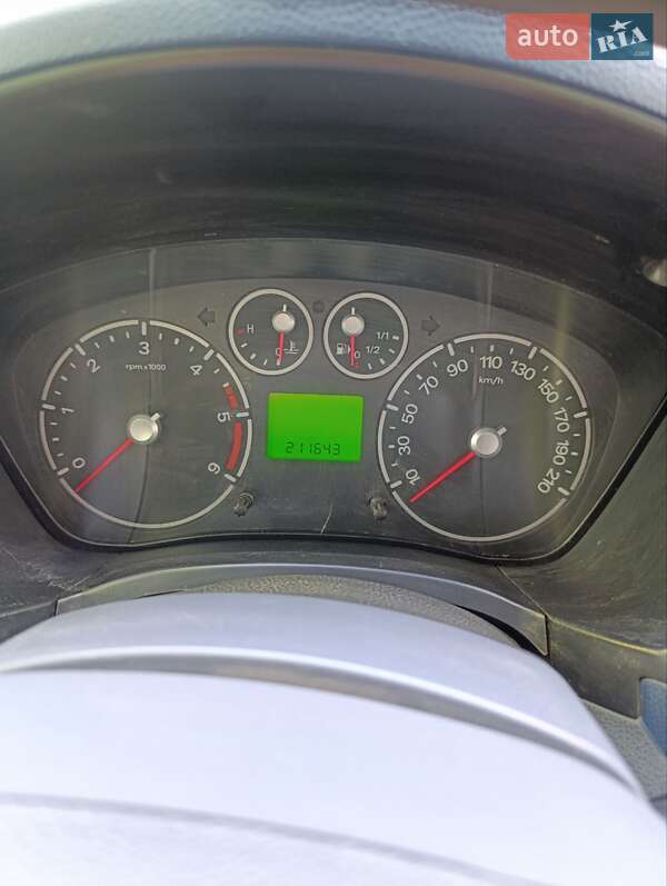 Минивэн Ford Tourneo Connect 2010 в Запорожье