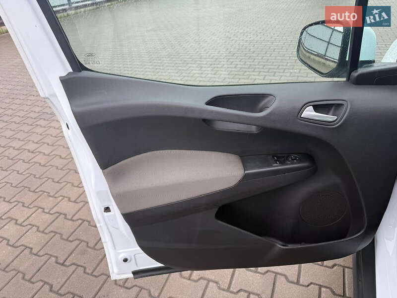 Минивэн Ford Tourneo Connect 2017 в Луцке