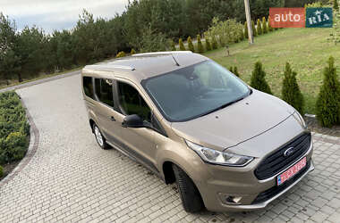 Минивэн Ford Tourneo Connect 2019 в 