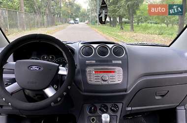 Минивэн Ford Tourneo Connect 2011 в 