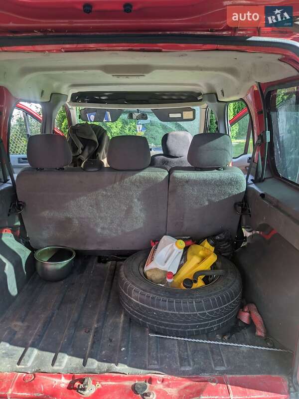 Мінівен Ford Tourneo Connect 2003 в Рівному фото 8 Мінівен Ford Tourneo Connect 2003 в Рівному