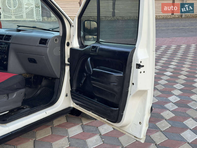 Мінівен Ford Tourneo Connect 2003 в Чернівцях