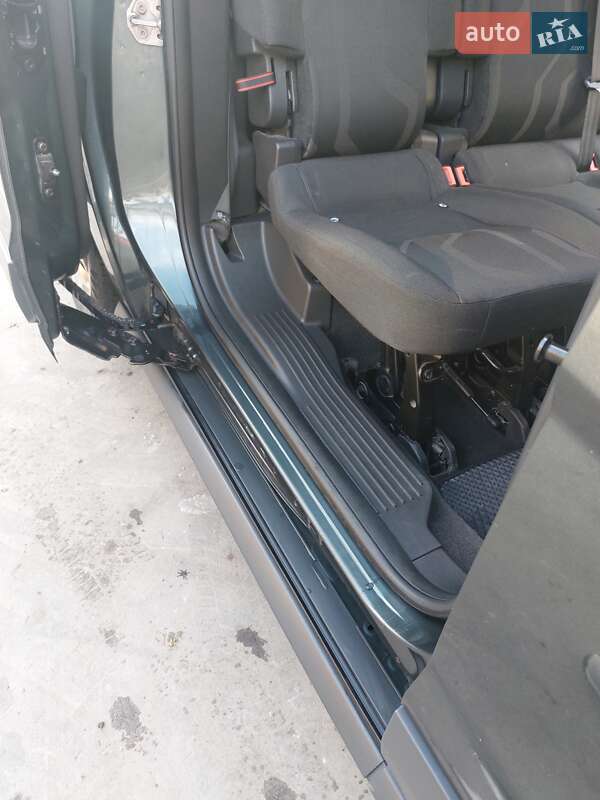 Мінівен Ford Tourneo Connect 2017 в Кропивницькому фото 20 Мінівен Ford Tourneo Connect 2017 в Кропивницькому