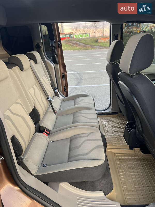 Минивэн Ford Tourneo Connect 2014 в Киеве