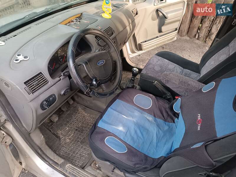 Мінівен Ford Tourneo Connect 2003 в Києві