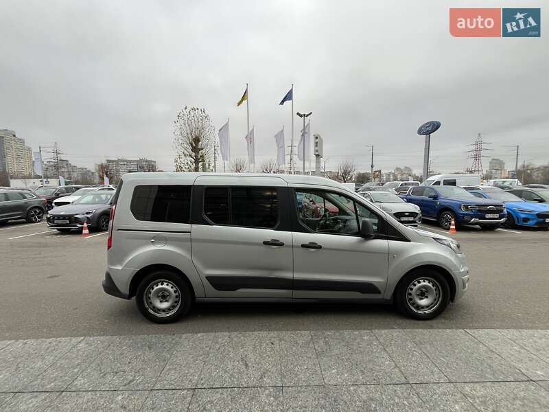 Минивэн Ford Tourneo Connect 2016 в Киеве фото 5 Минивэн Ford Tourneo Connect 2016 в Киеве