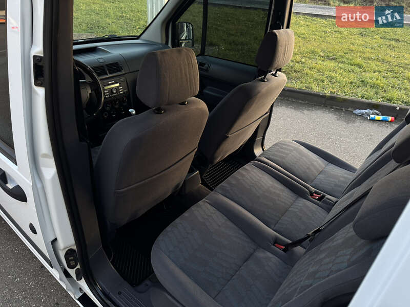 Минивэн Ford Tourneo Connect 2009 в Виноградове фото 16 Минивэн Ford Tourneo Connect 2009 в Виноградове