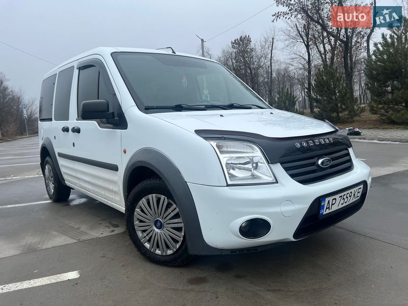 Минивэн Ford Tourneo Connect 2012 в Синельниково