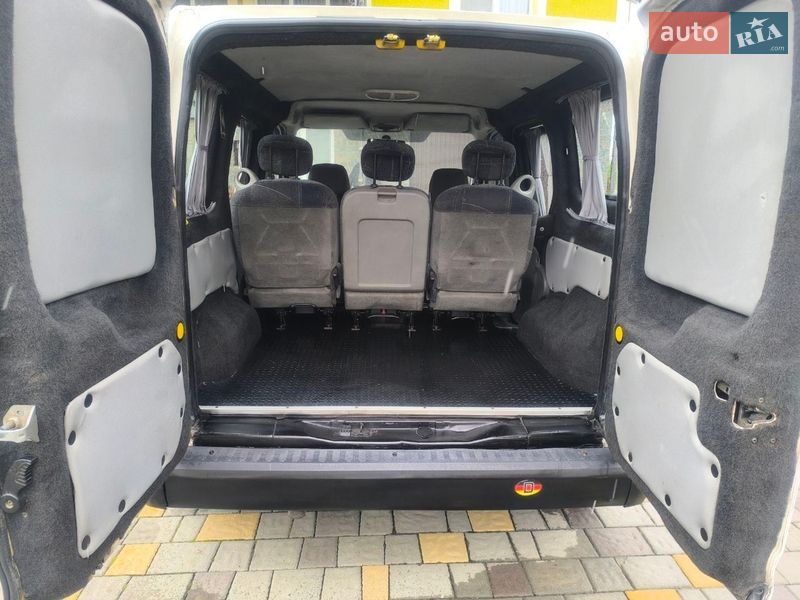 Минивэн Ford Tourneo Connect 2006 в Черновцах