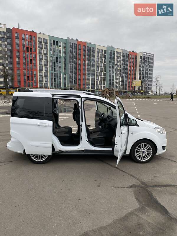 Мікровен Ford Tourneo Courier 2017 в Києві