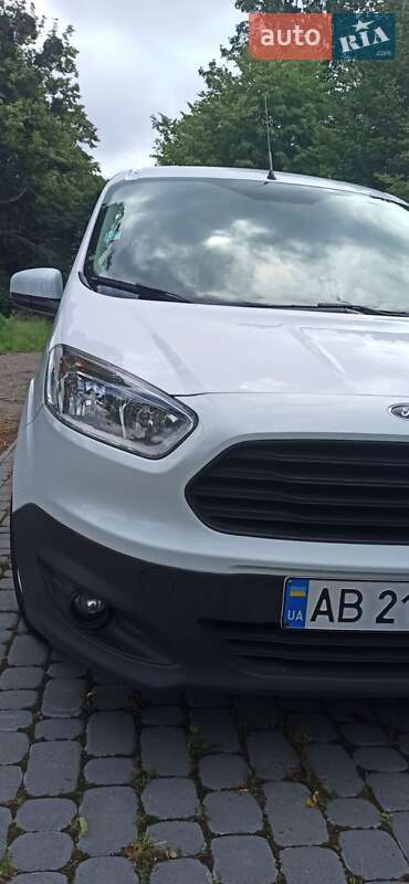 Микровэн Ford Tourneo Courier 2015 в Виннице