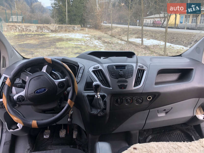 Мінівен Ford Tourneo Custom 2015 в Міжгір'ї