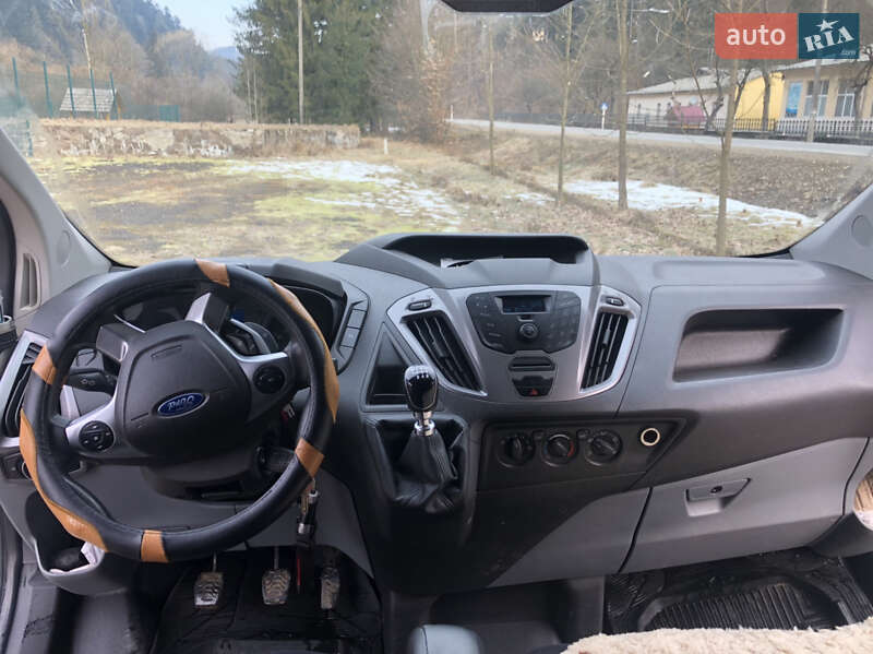 Мінівен Ford Tourneo Custom 2015 в Міжгір'ї