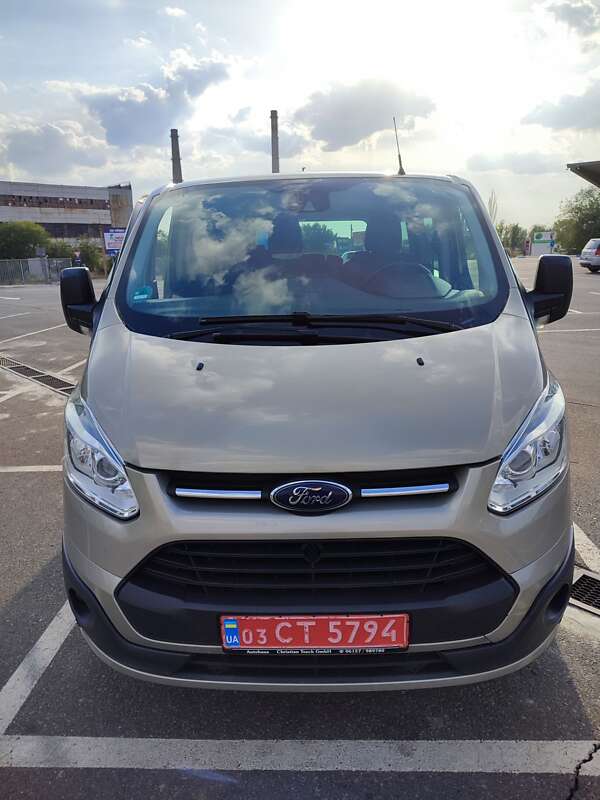 Мінівен Ford Tourneo Custom 2015 в Кривому Розі