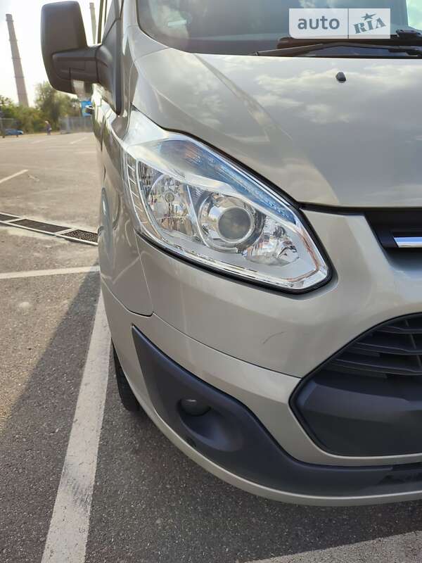 Мінівен Ford Tourneo Custom 2015 в Кривому Розі