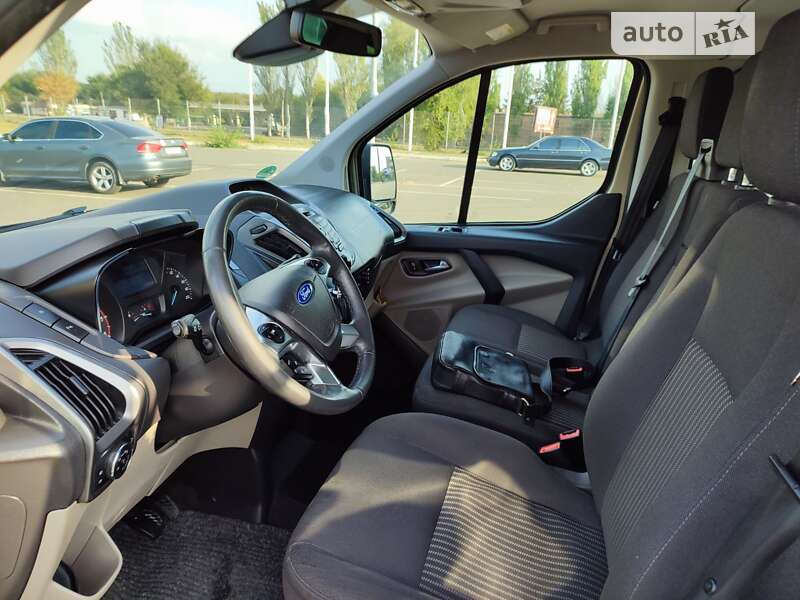 Мінівен Ford Tourneo Custom 2015 в Кривому Розі