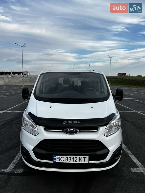 Мінівен Ford Tourneo Custom 2014 в Пустомитах