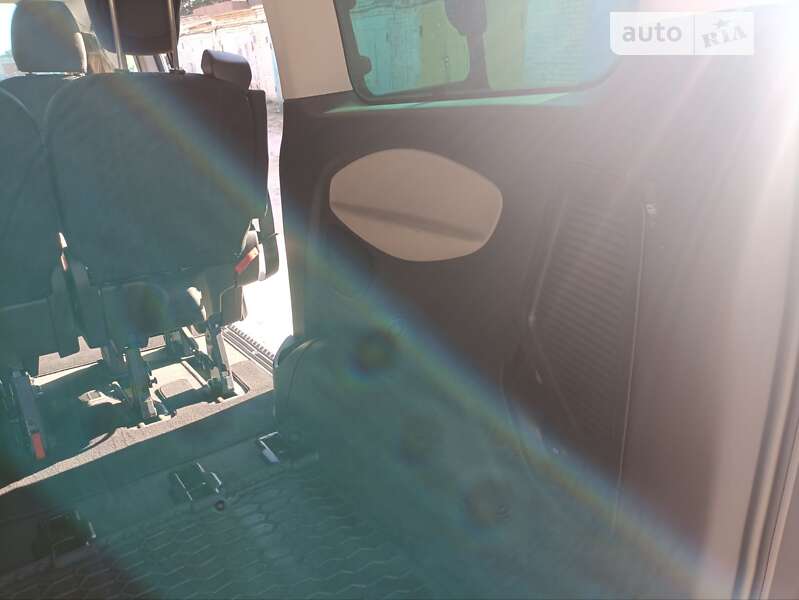 Мінівен Ford Tourneo Custom 2013 в Новояворівську фото 35 Мінівен Ford Tourneo Custom 2013 в Новояворівську