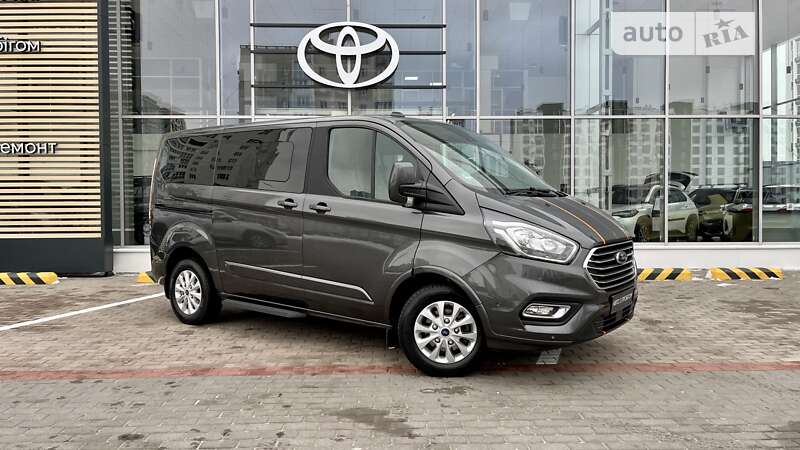 Ford Tourneo Custom 2020