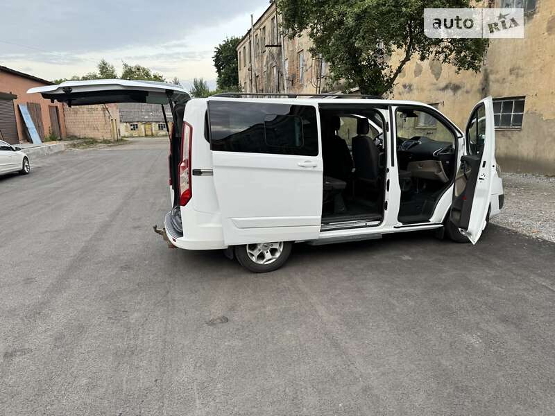 Мінівен Ford Tourneo Custom 2016 в Рівному