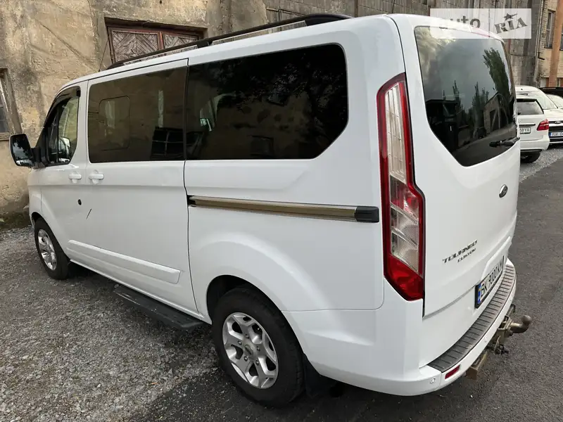 Минивэн Ford Tourneo Custom 2016 в 