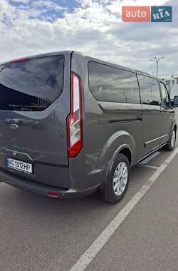 Минивэн Ford Tourneo Custom 2023 в 