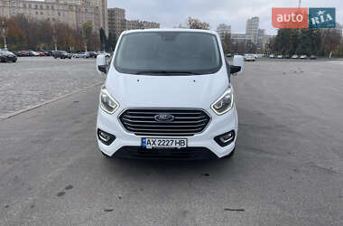 Минивэн Ford Tourneo Custom 2020 в 