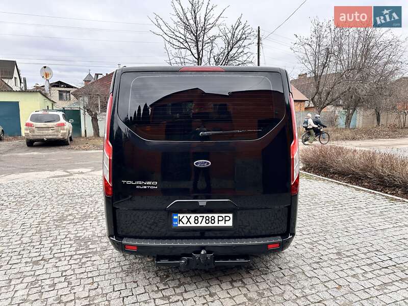 Мінівен Ford Tourneo Custom 2016 в Києві