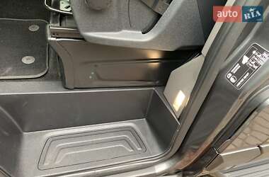 Минивэн Ford Tourneo Custom 2023 в 