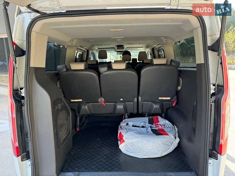 Минивэн Ford Tourneo Custom 2017 в Киеве
