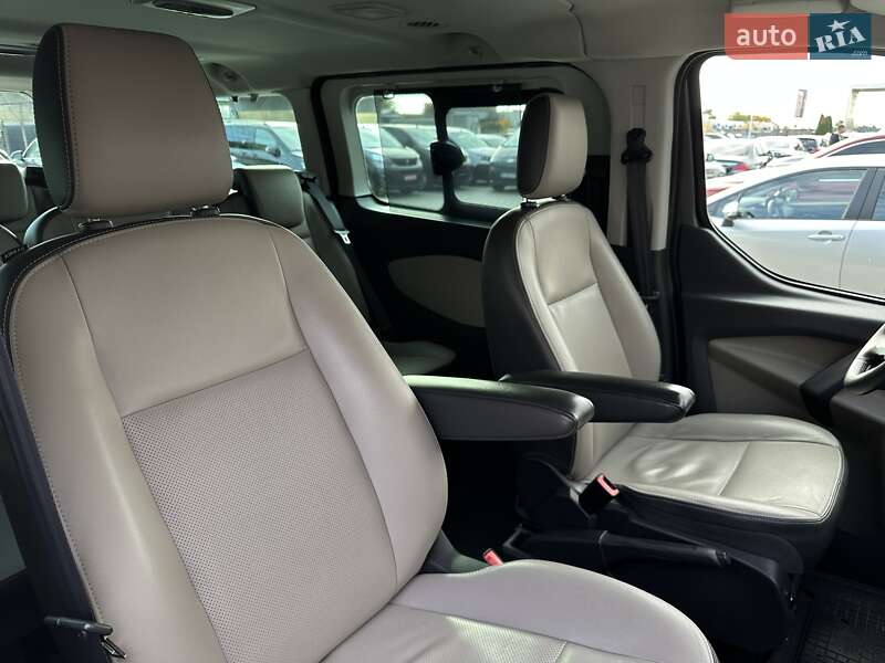 Мінівен Ford Tourneo Custom 2015 в Мукачевому фото 30 Мінівен Ford Tourneo Custom 2015 в Мукачевому