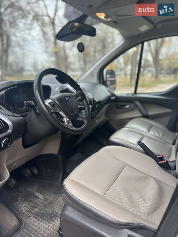 Минивэн Ford Tourneo Custom 2015 в Запорожье