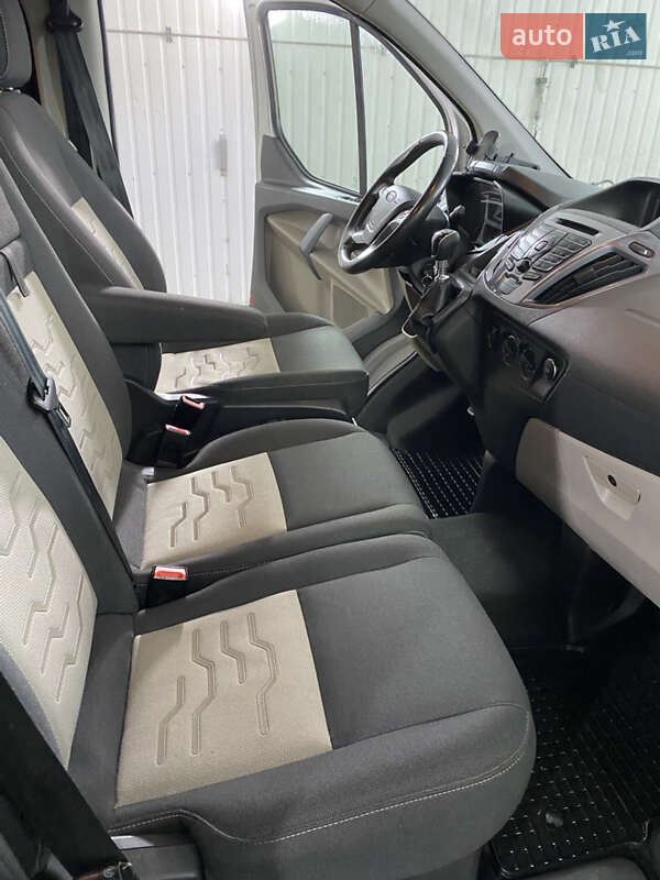 Мінівен Ford Tourneo Custom 2016 в Луцьку фото 16 Мінівен Ford Tourneo Custom 2016 в Луцьку