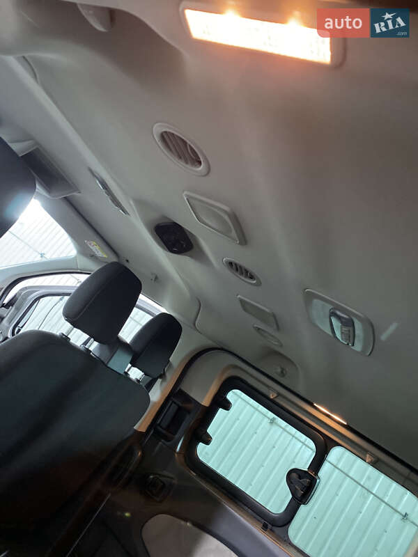 Мінівен Ford Tourneo Custom 2016 в Луцьку фото 33 Мінівен Ford Tourneo Custom 2016 в Луцьку