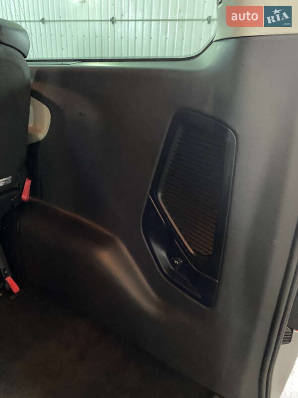 Мінівен Ford Tourneo Custom 2016 в Луцьку фото 41 Мінівен Ford Tourneo Custom 2016 в Луцьку