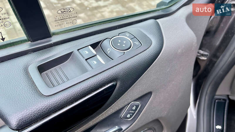 Минивэн Ford Tourneo Custom 2020 в Сваляве фото 10 Минивэн Ford Tourneo Custom 2020 в Сваляве
