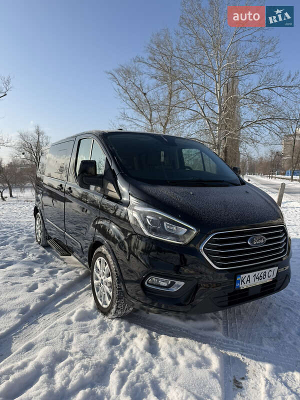 Ford Tourneo Custom 2021