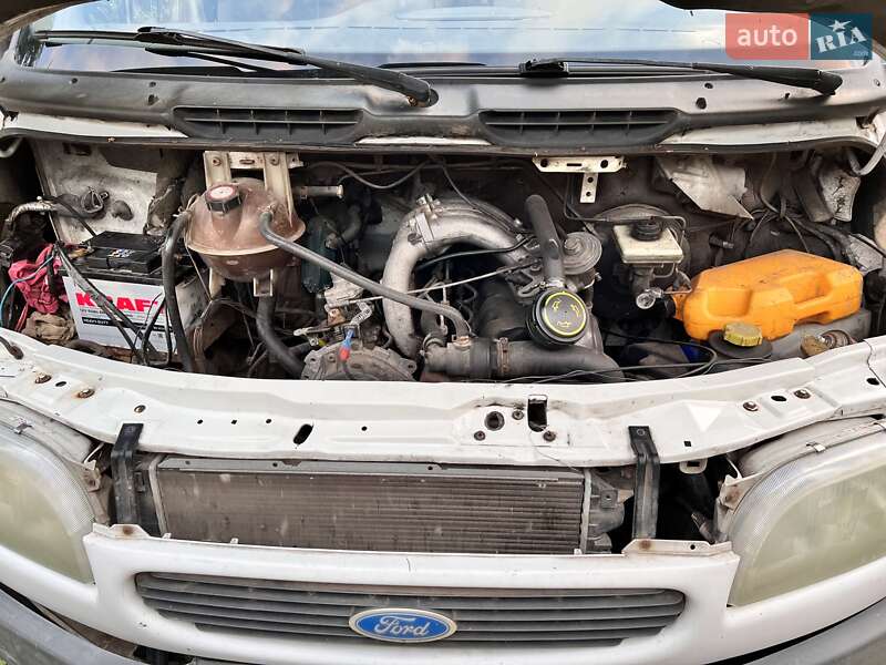 Мінівен Ford Transit Connect 2002 в Шишаках